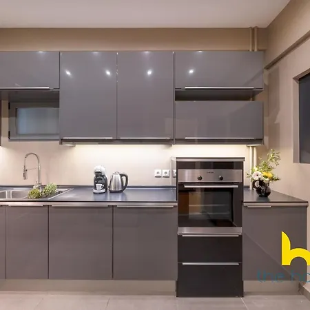 Exclusive Acropolis 4Bdr Large Residence Apartment *