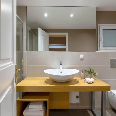 Exclusive Acropolis 4Bdr Large Residence Athens