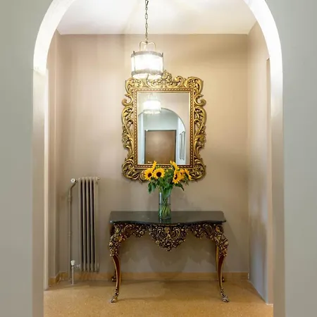 Exclusive Acropolis 4Bdr Large Residence Athens